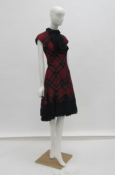 Dress, Alexander McQueen (British, founded 1992), wool, silk, metal, British