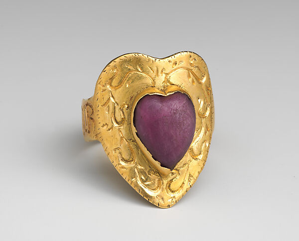 Gothic Love Ring “Corte Porta Amor”, Gold and ruby, Italian
