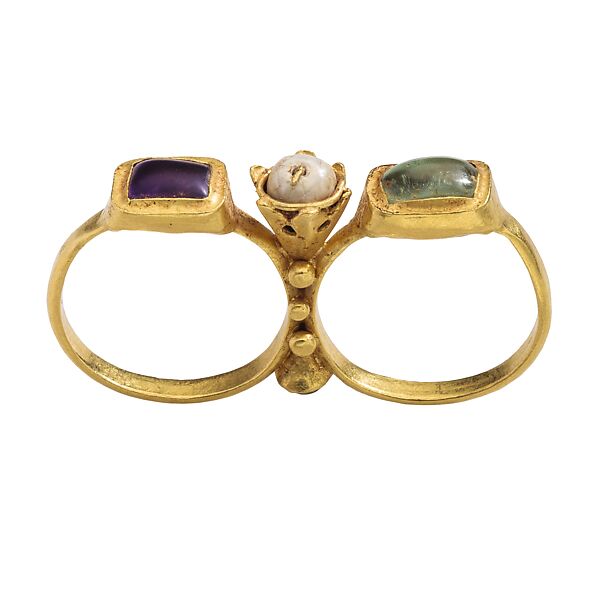 Two-Finger Ring, Gold, amethyst, emerald, glass, pearl, Byzantine 