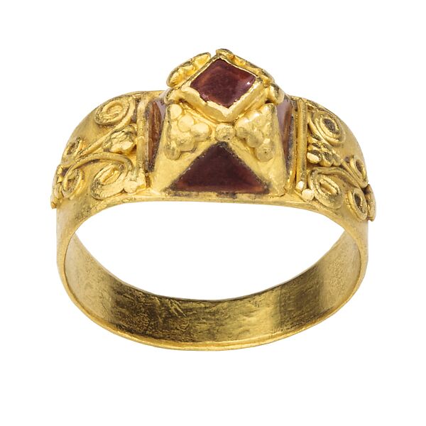 Gold Ring with Pyramidal Bezel Inlaid with Garnet, Gold and garnet, Merovingian 