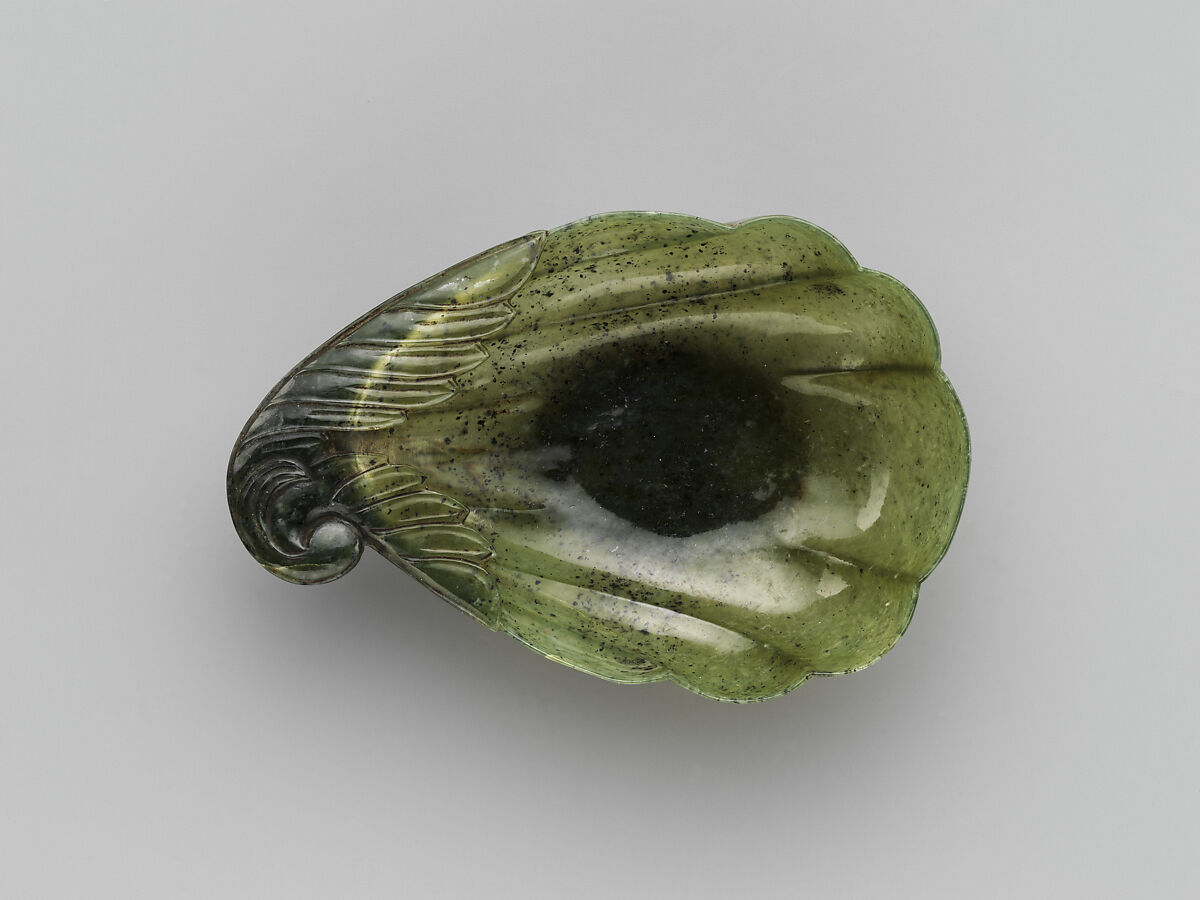 Bowl in shape of a shell, Jade (nephrite), India