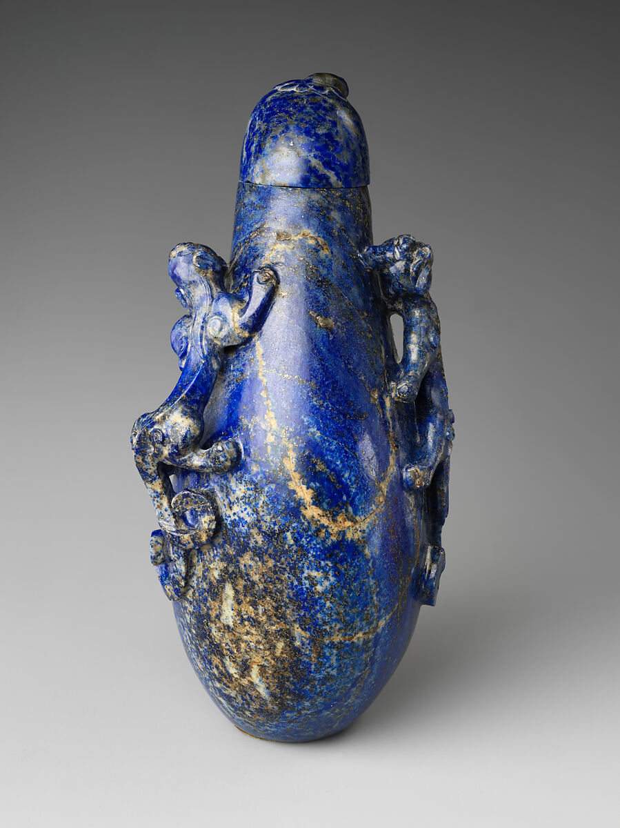 Gourd-shaped bottle with chi dragons, Lapis lazuli, China