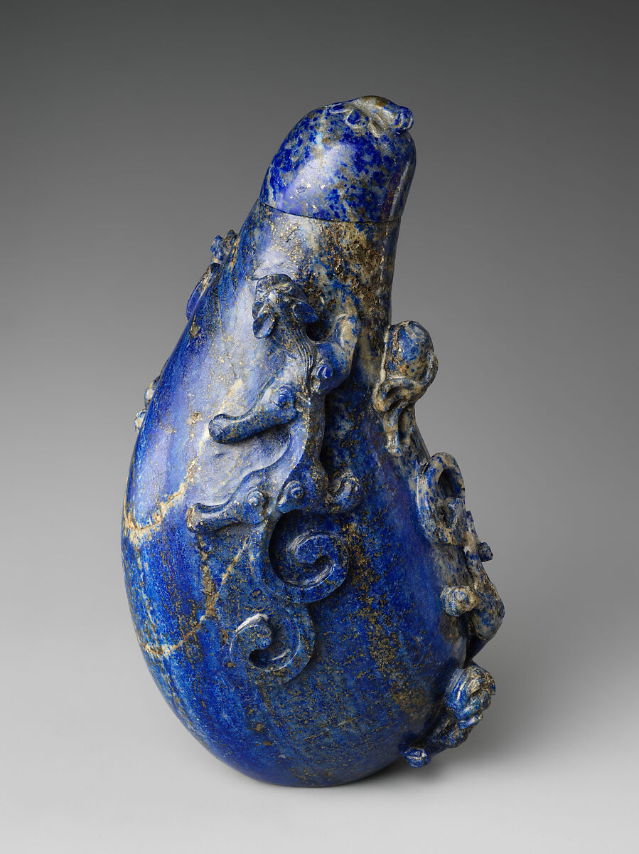 Gourd-shaped bottle with chi dragons, Lapis lazuli, China