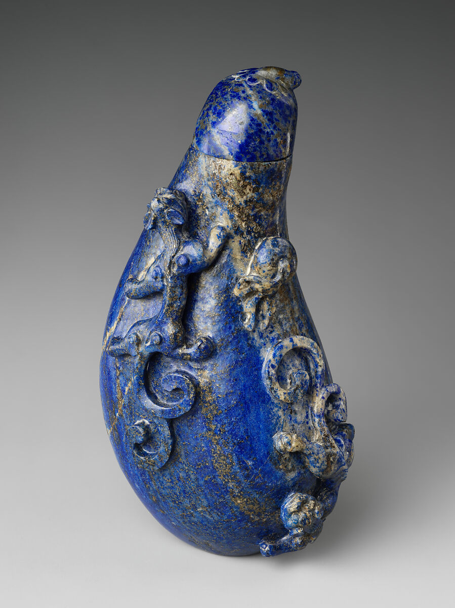 Gourd-shaped bottle with chi dragons, Lapis lazuli, China