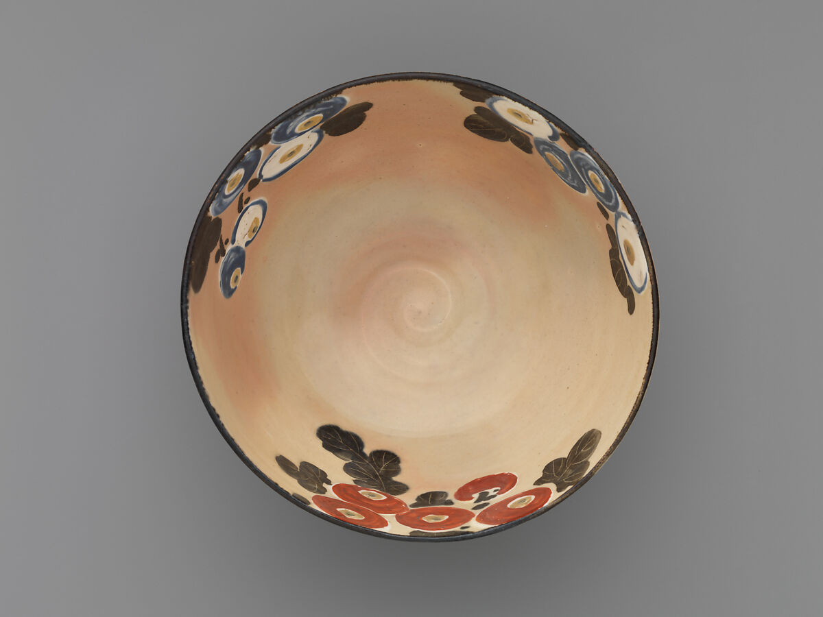 Bowl with blossoms, Nin'ami Dōhachi (Takahashi Dōhachi II) (Japanese, 1783–1855), Stoneware with polychrome enamels, Japan