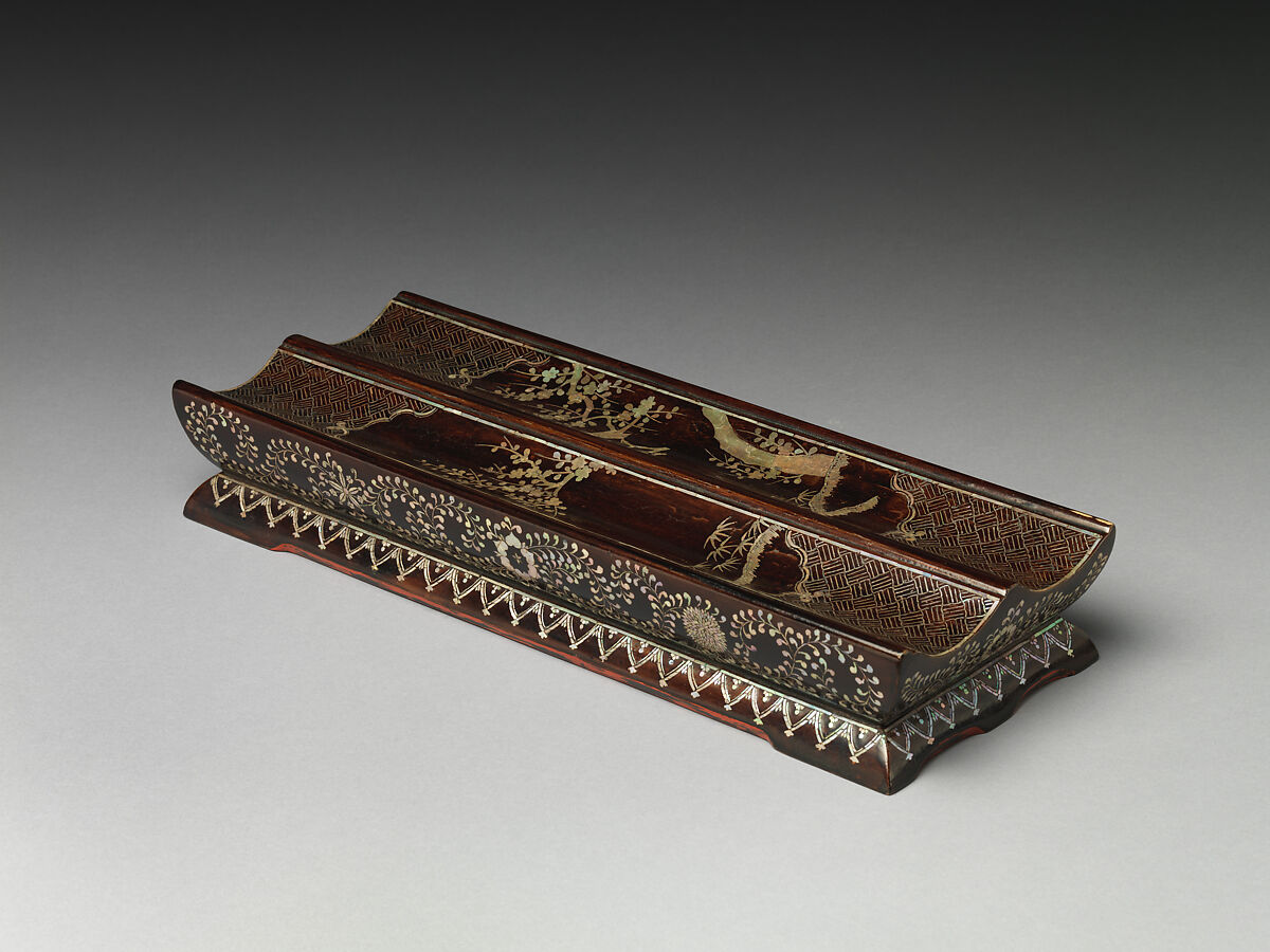 Scroll tray, Black lacquer with inlay, China 