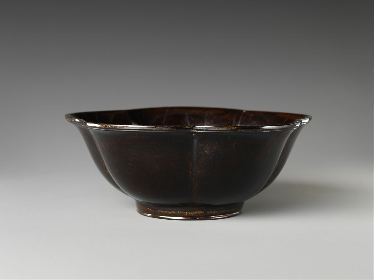 Pair of plum-blossom-shaped cups, Black lacquer, China