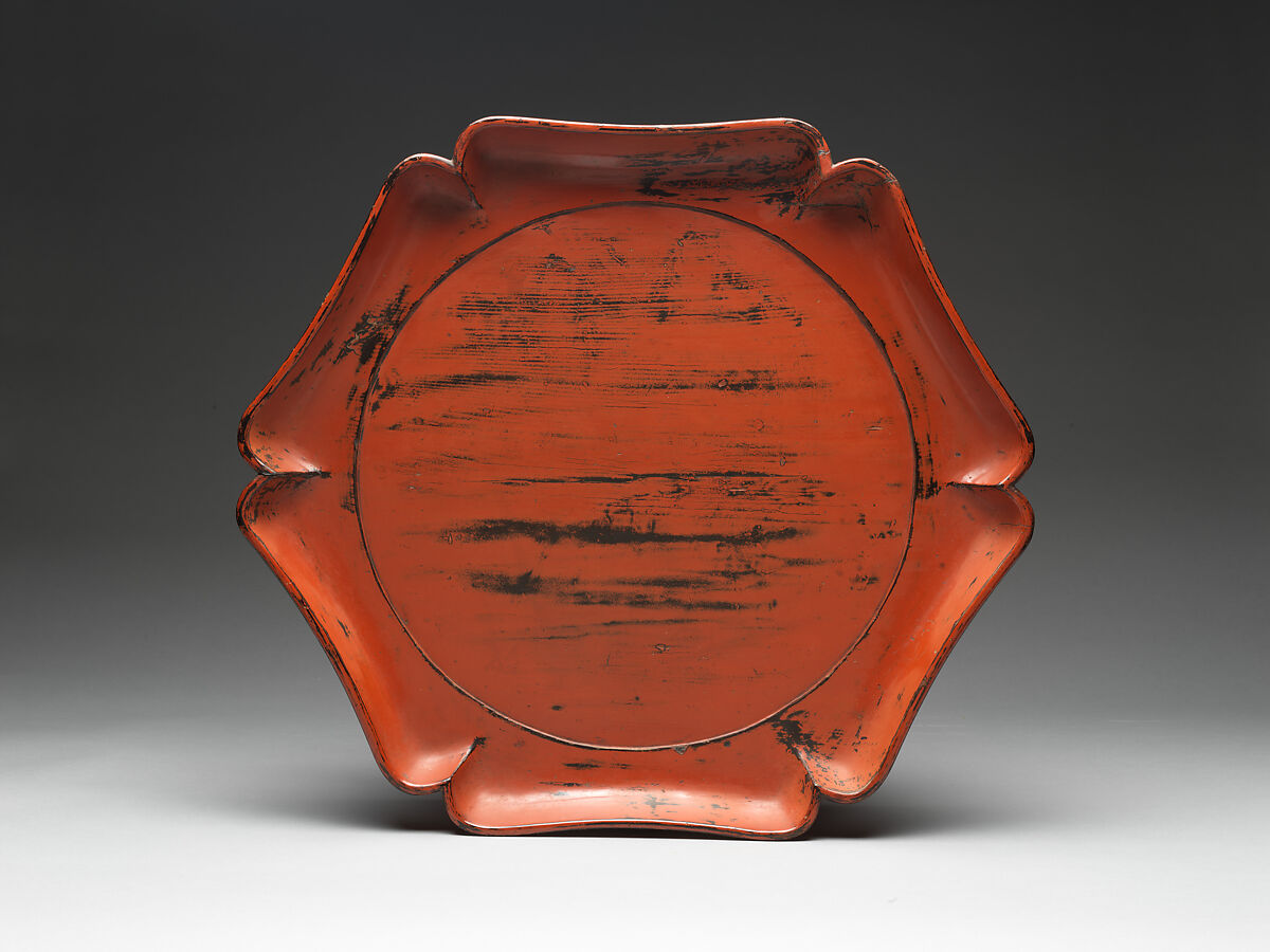 Flower-Shaped Tray (Rinka-bon), Wood with black and red lacquer layers (Negoro ware), Japan