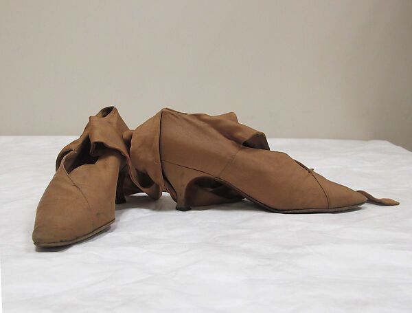 Ensemble, Romeo Gigli (Italian, born 1949), silk, cotton, acetate, nylon, spandex, leather, mother-of-pearl, Italian