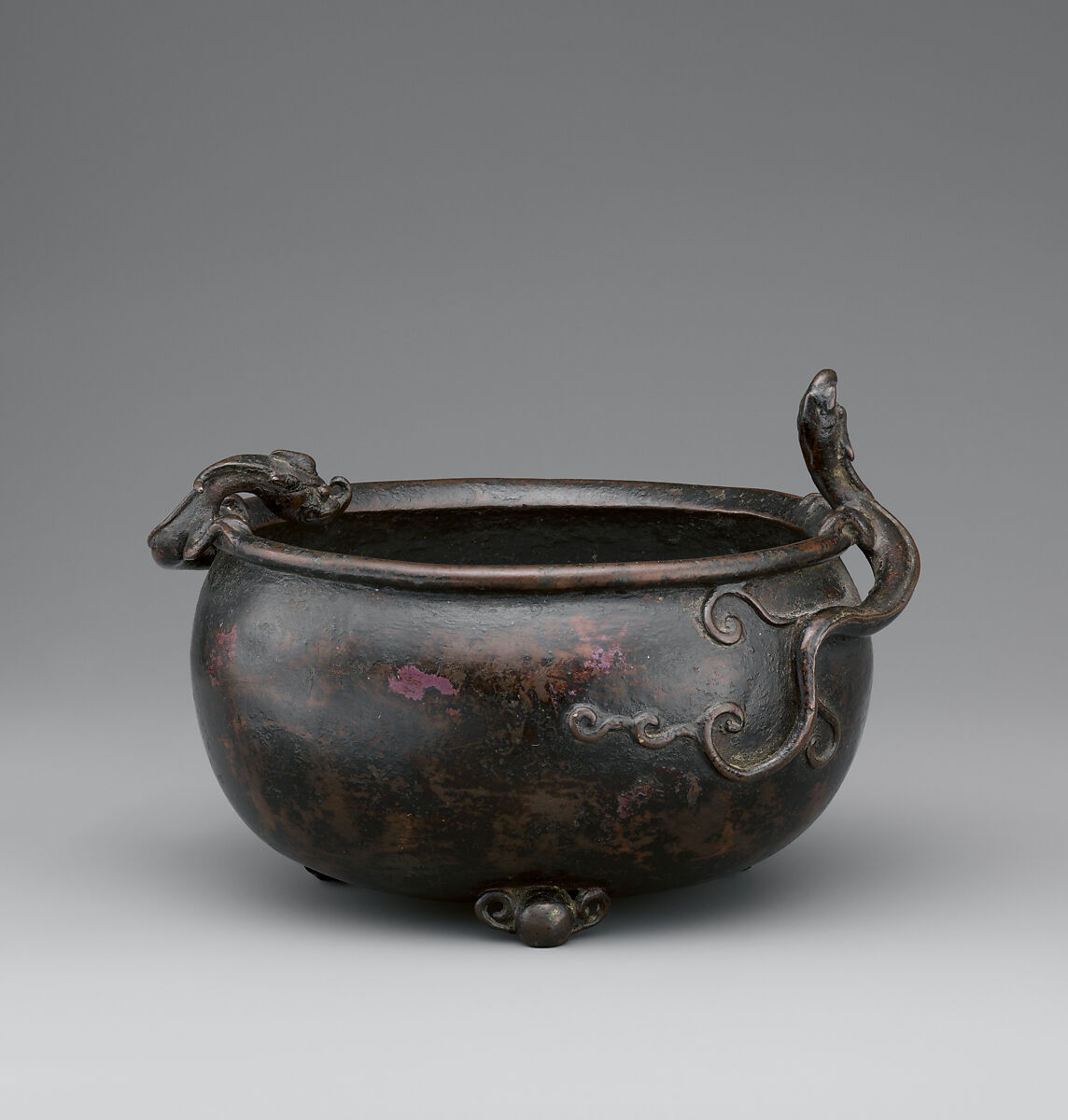 Brush washer with twin dragons, Bronze, China 