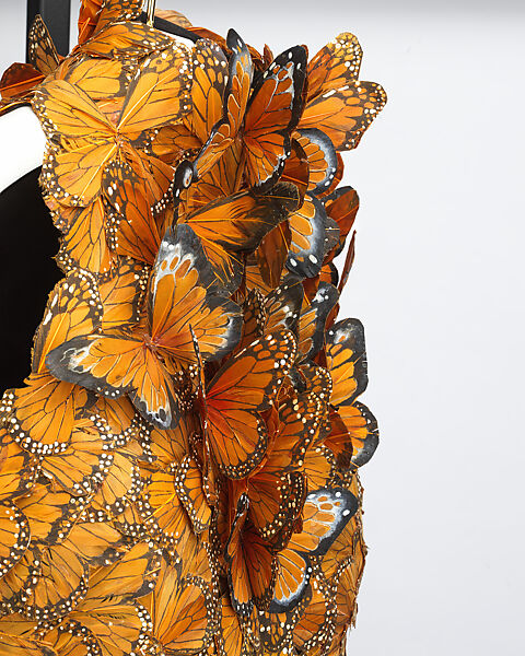 Ensemble, Alexander McQueen (British, founded 1992), silk, feathers, leather, metal, rubber, British