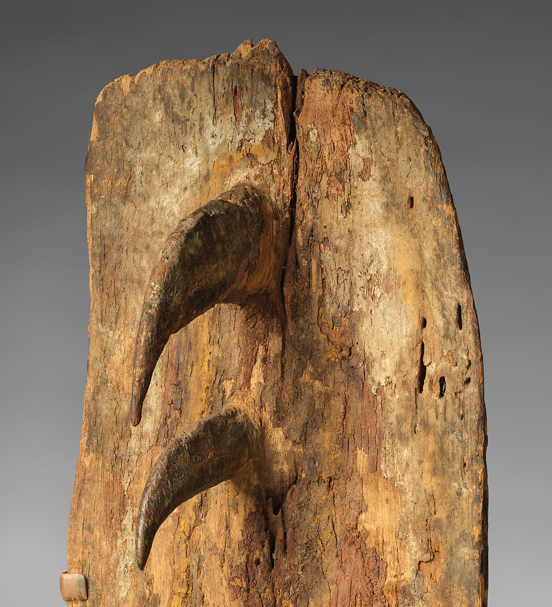 Hook-Mask (Garra or Gra), Wood, traces of pigment, Bahinemo people