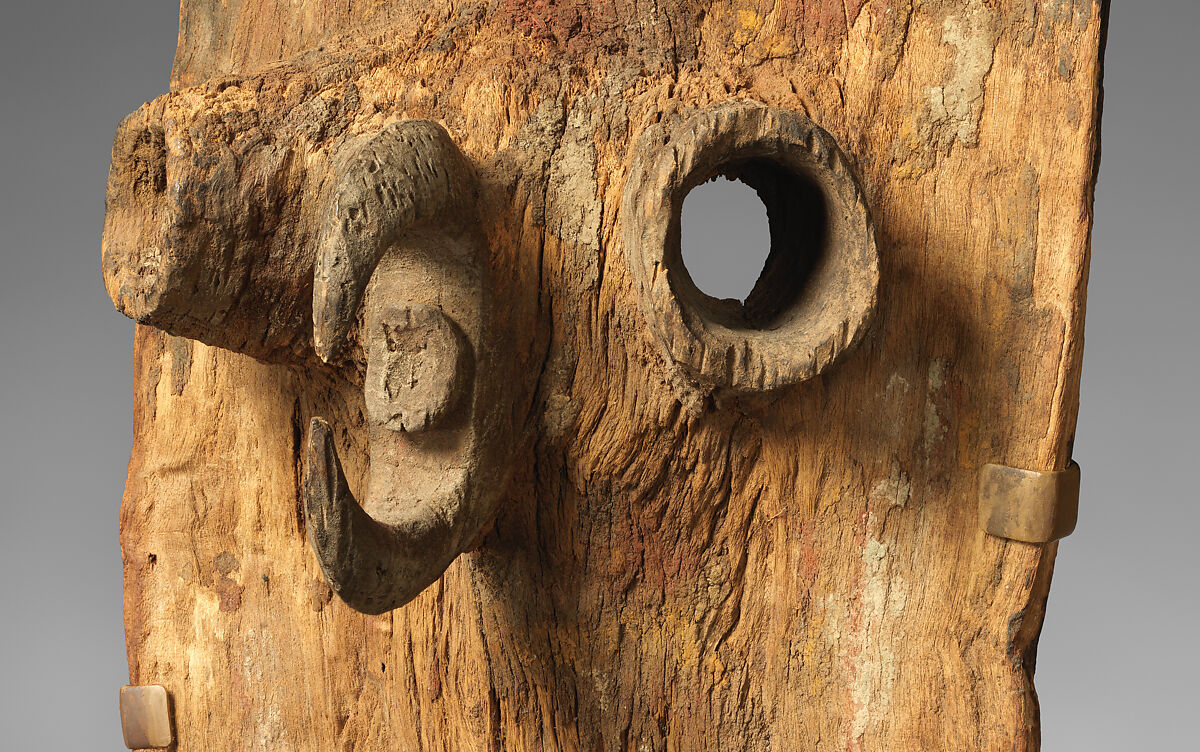 Hook-Mask (Garra or Gra), Wood, traces of pigment, Bahinemo people