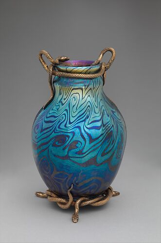 Vase with serpent mounts