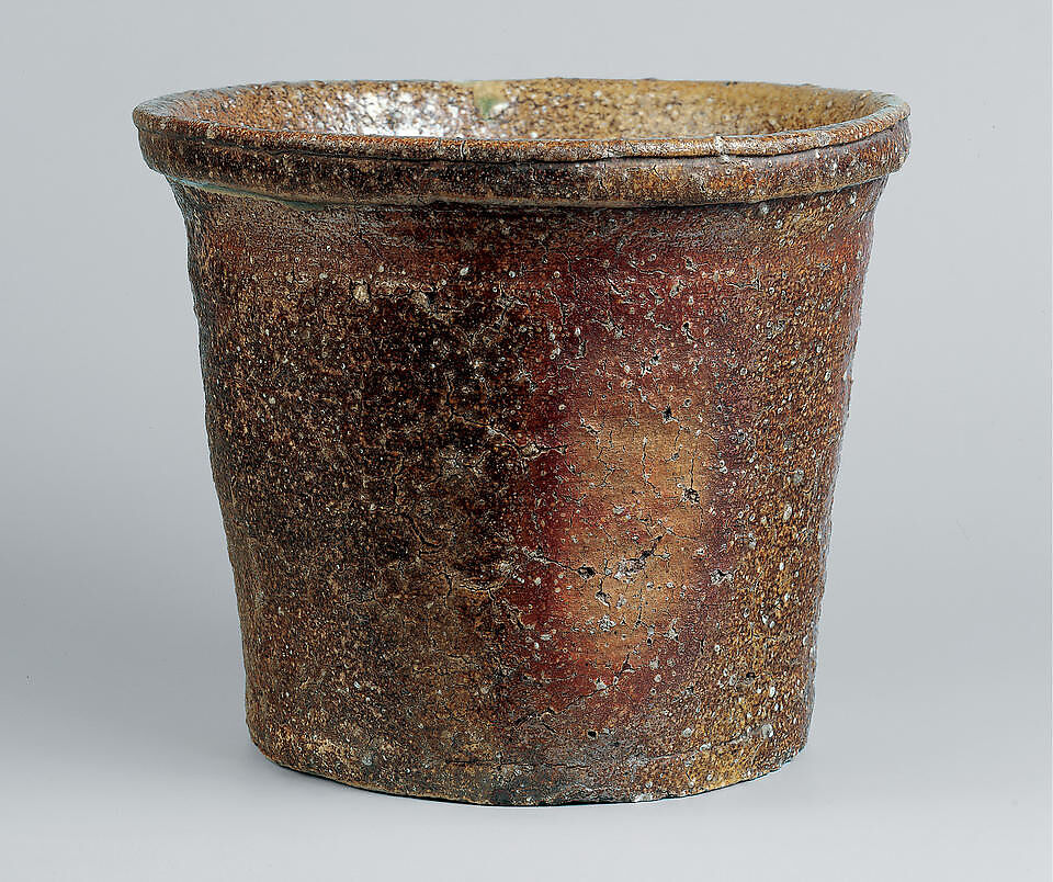 Pail‑shaped freshwater jar (Onioke mizusashi), Stoneware with natural ash glaze (Shigaraki ware), Japan 