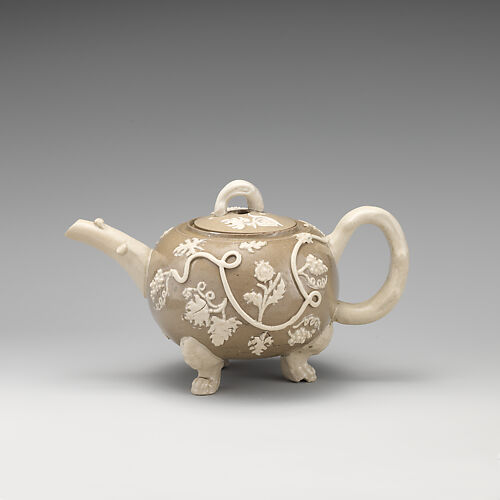 Footed teapot