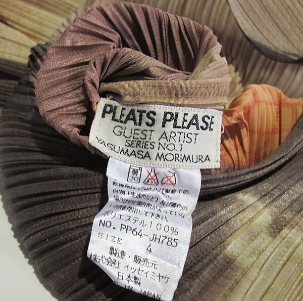 Dress, Issey Miyake (Japanese, 1938–2022), polyester, Japanese