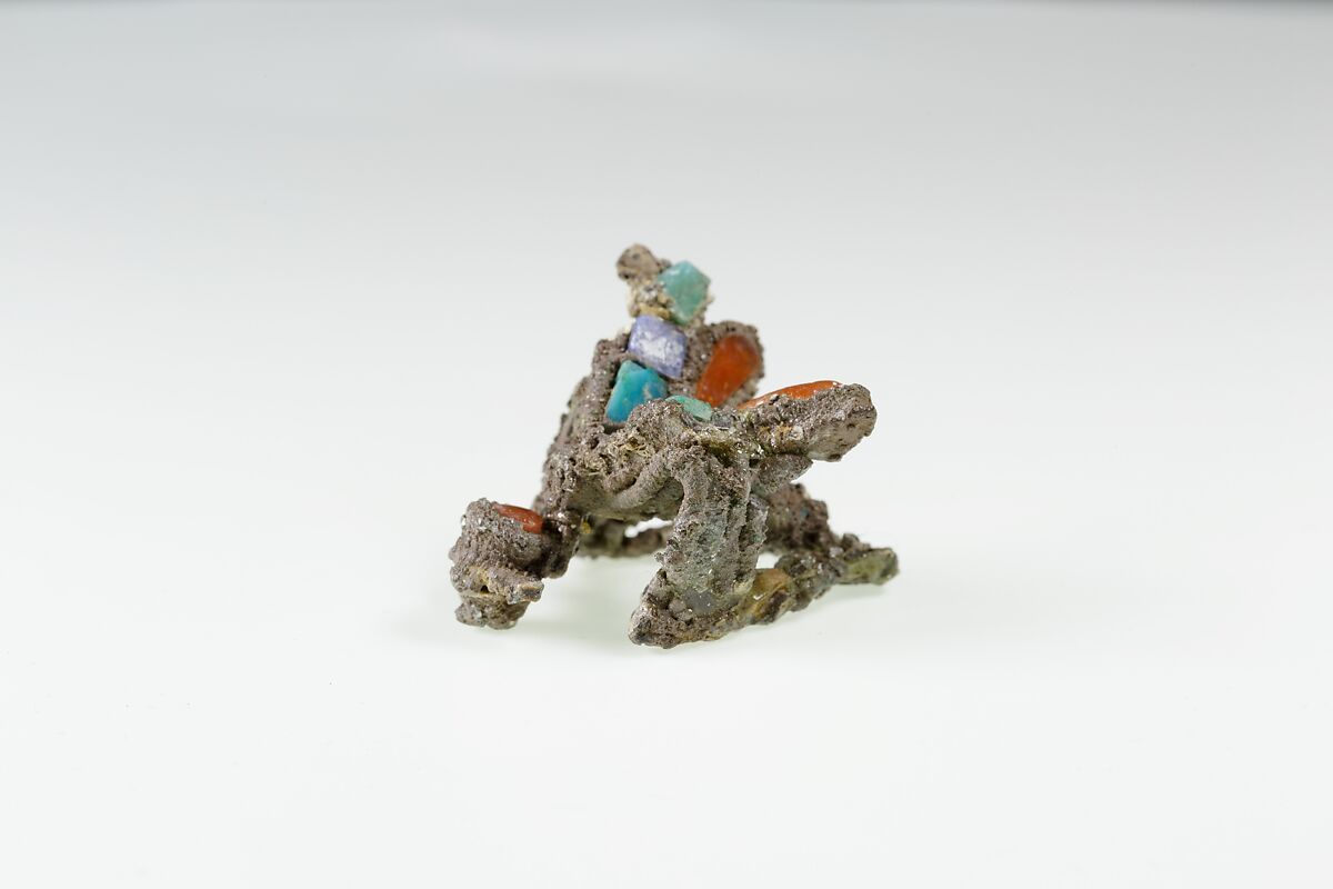 A jewelry element in the form of an inlaid bee, Silver, lapis lazuli, carnelian, and turquoise