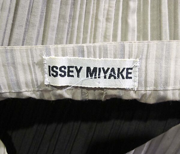 Dress, Issey Miyake (Japanese, 1938–2022), polyester, Japanese