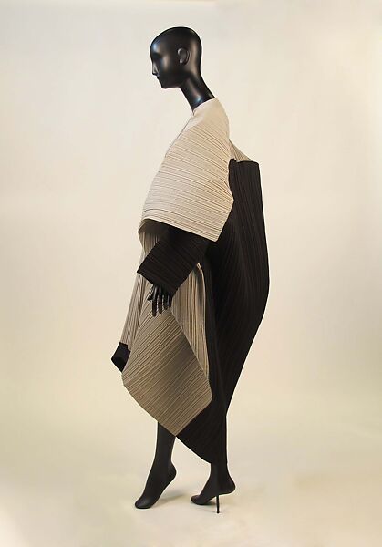 Dress, Issey Miyake (Japanese, 1938–2022), polyester, Japanese