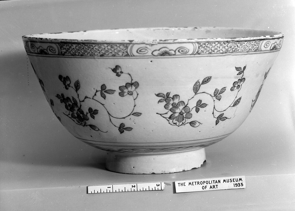 Punch Bowl, Tin-enameled earthenware, British 
