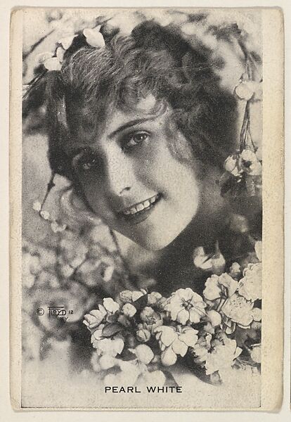 Pearl White, from the Black and White Movie Stars series (D1), issued by the E. H. Koester Baking Company, Issued by E. H. Koester Baking Company, Baltimore, Photolithograph 