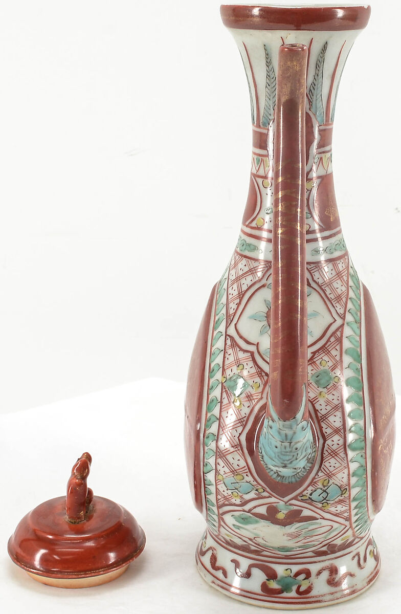 Ewer with peacock and peonies, Porcelain painted in overglaze polychrome enamels and gold (Jingdezhen ware), China