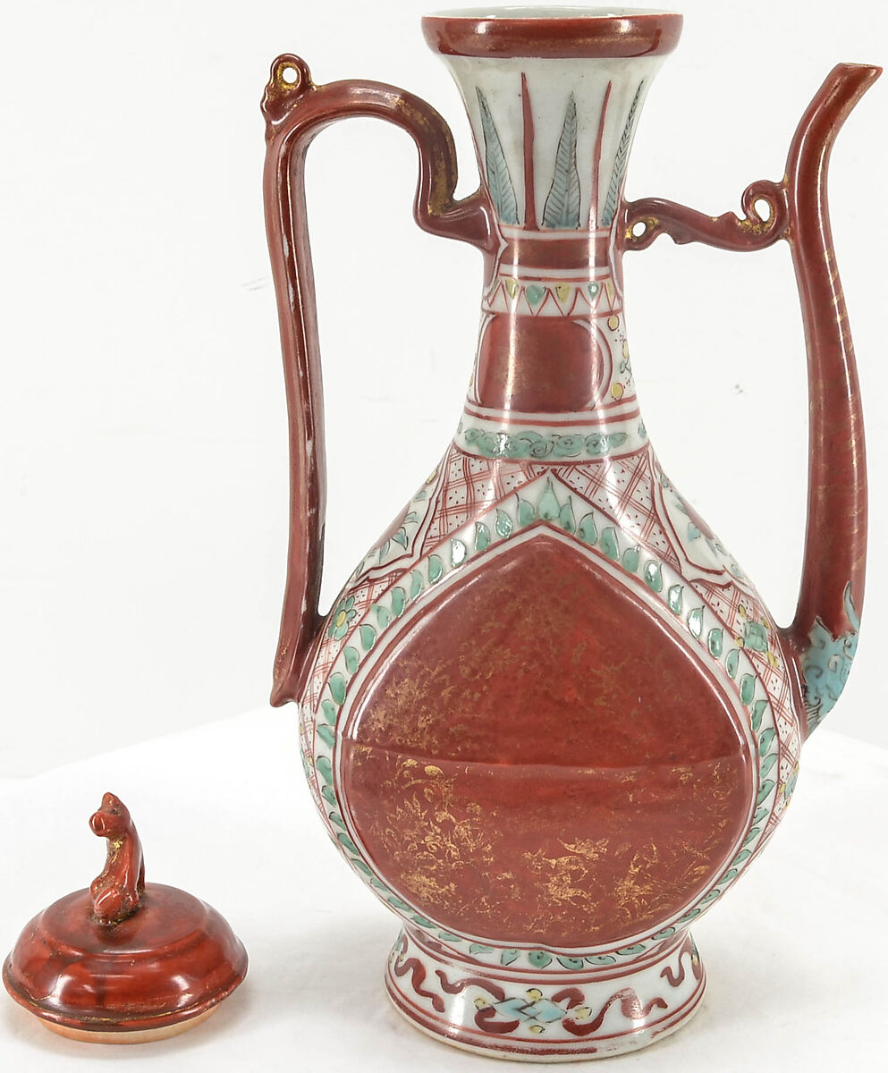 Ewer with peacock and peonies, Porcelain painted in overglaze polychrome enamels and gold (Jingdezhen ware), China