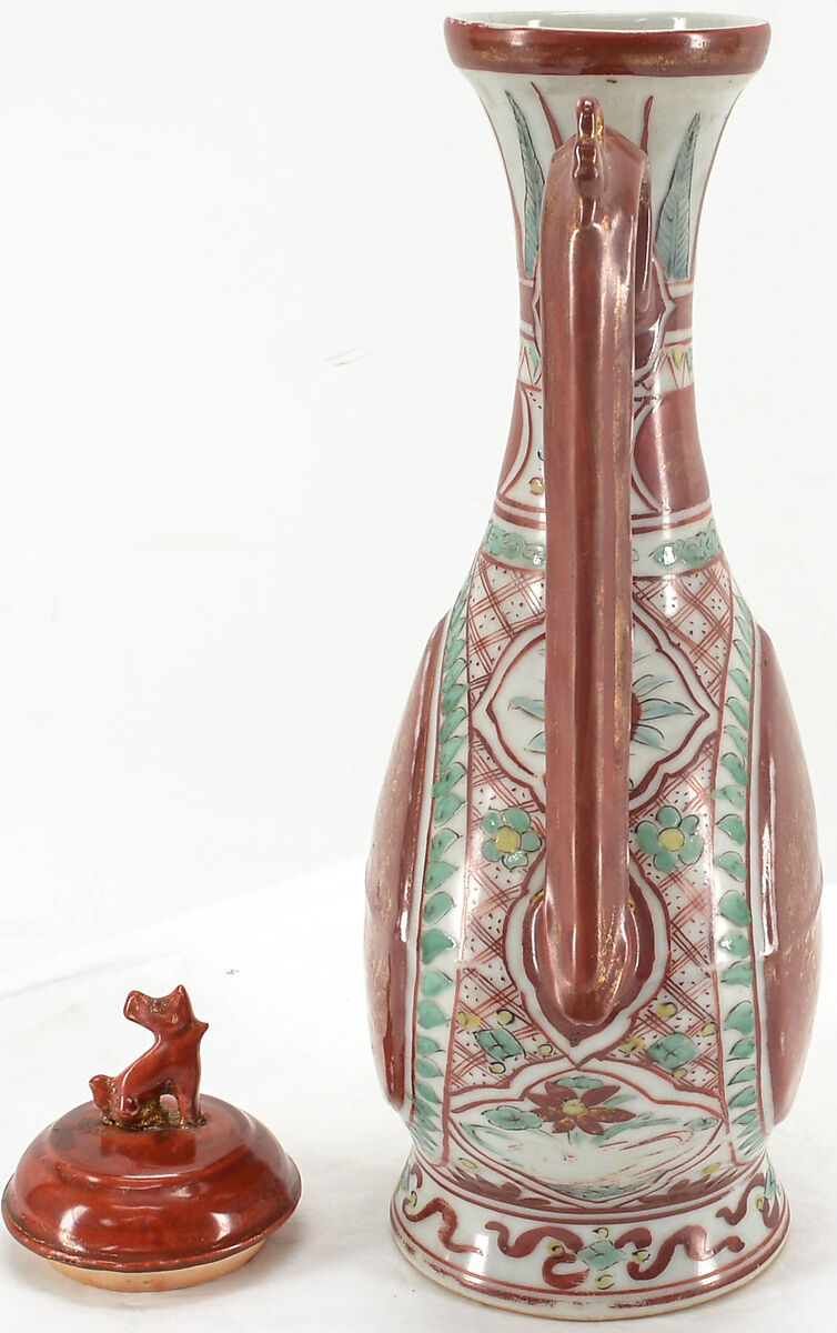 Ewer with peacock and peonies, Porcelain painted in overglaze polychrome enamels and gold (Jingdezhen ware), China