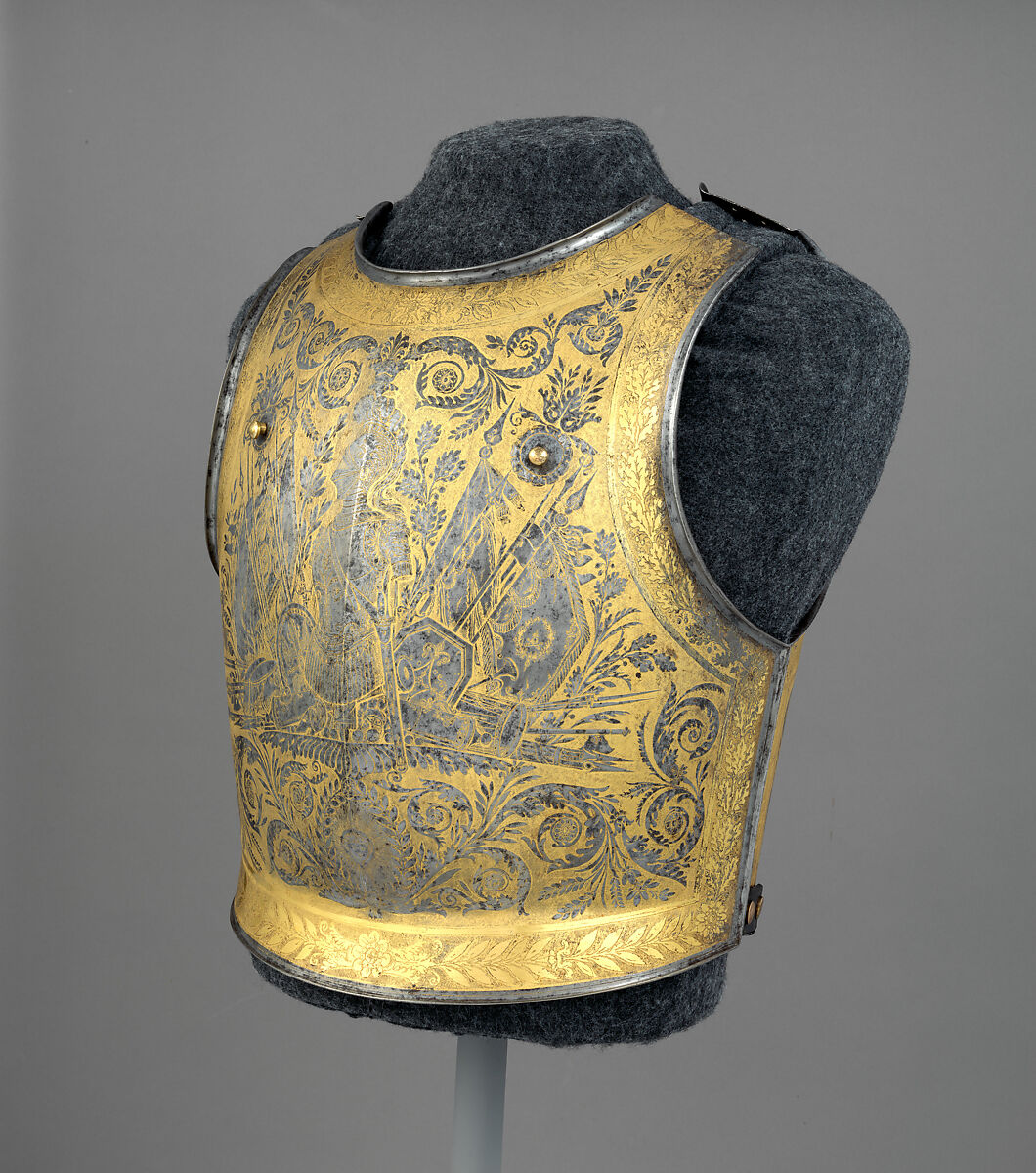 Cuirass, Manufactured at Coulaux Frères, Manufacture Royale d&#39;Armes de Klingenthal (French, Klingenthal, Alsace 1801–1836), Steel, gold, copper alloy, leather, French, Klingenthal, Alsace 