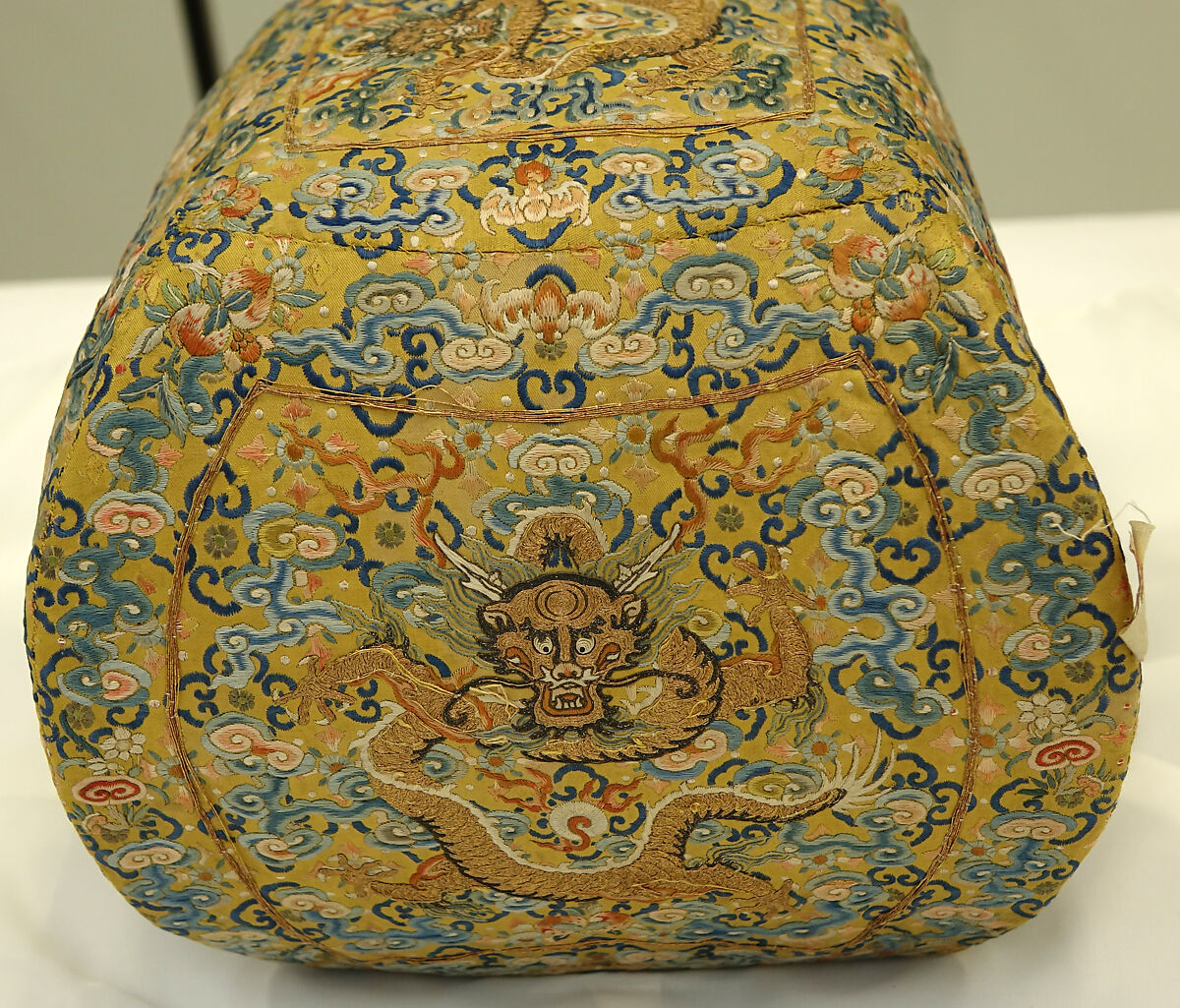 Cushion, Silk, metallic thread;  on silk, China