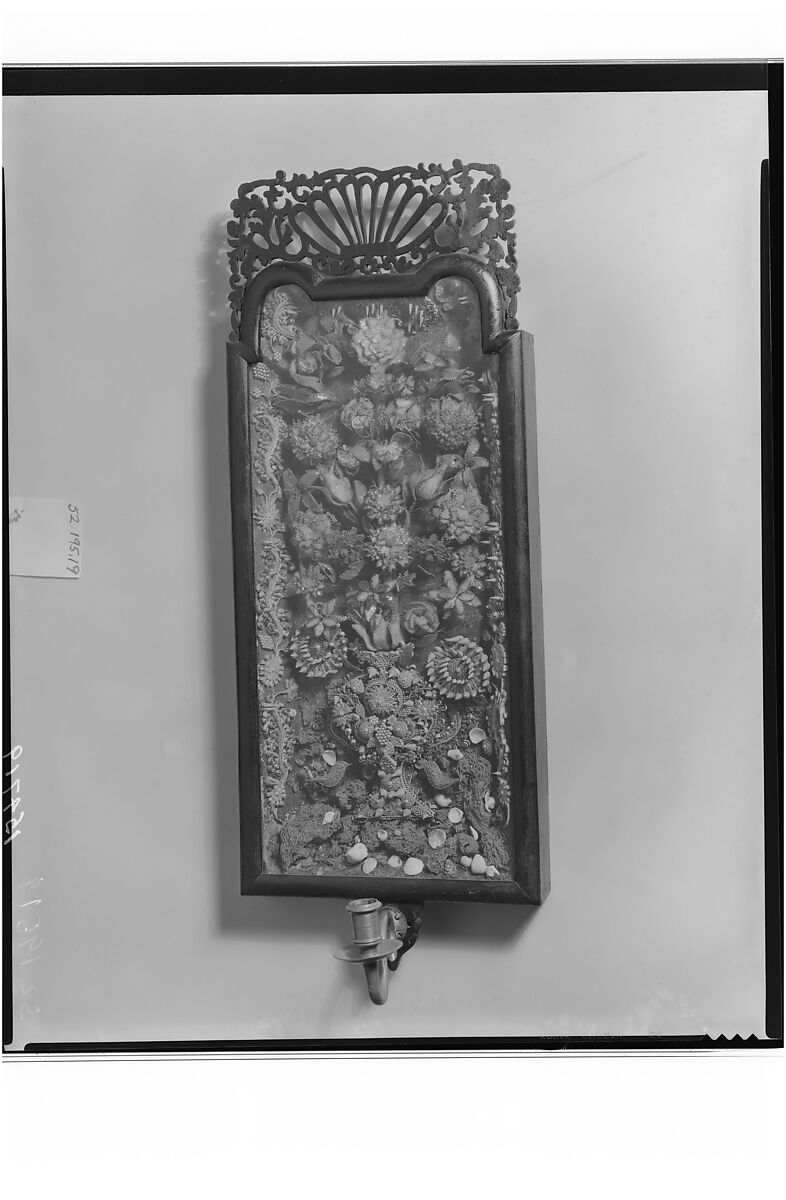 Quillwork Sconce, Possibly Ruth Read, Paper, shells, wire, glass, American