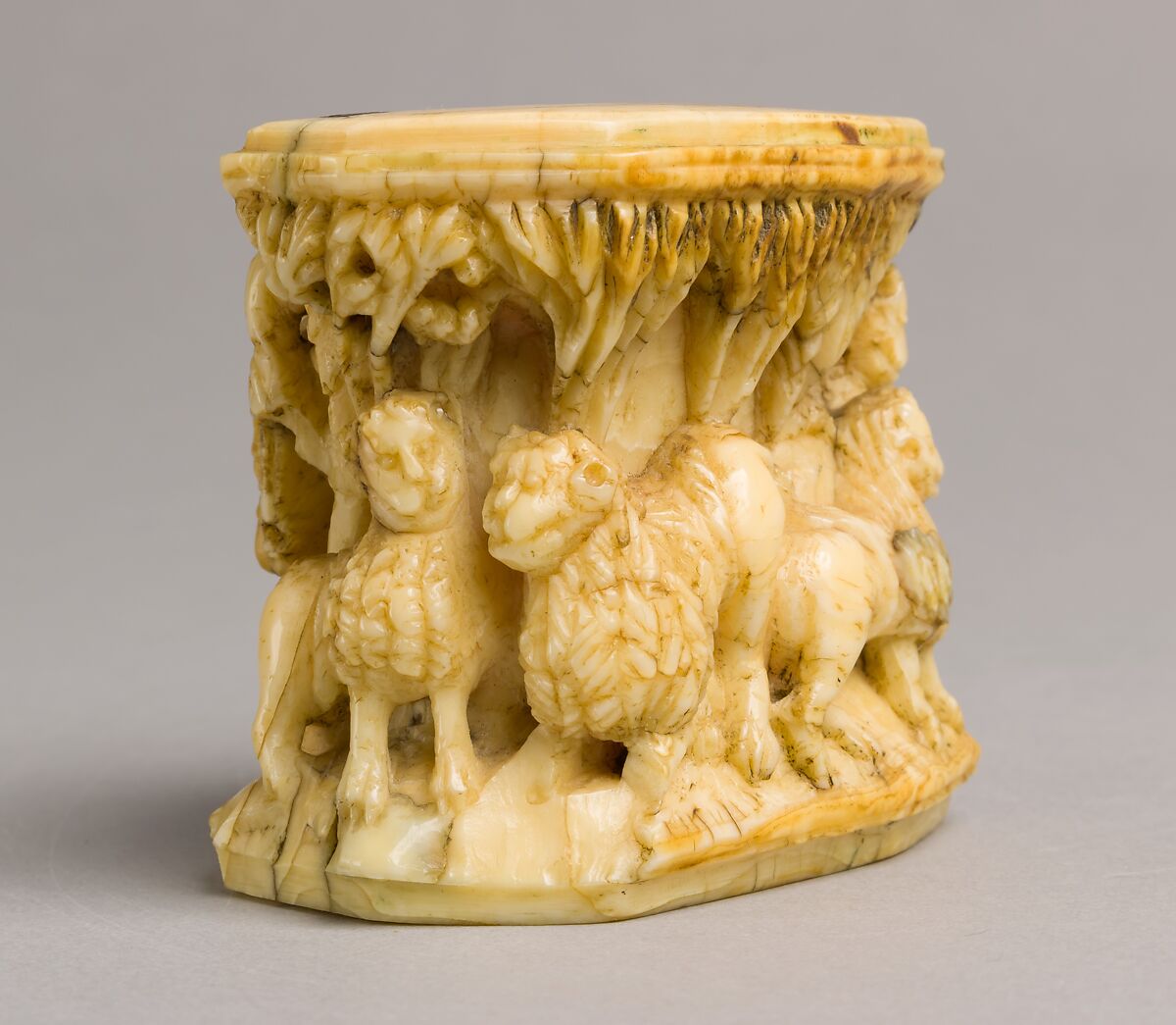 Decorative Mount, Walrus ivory (or whale tooth), German
