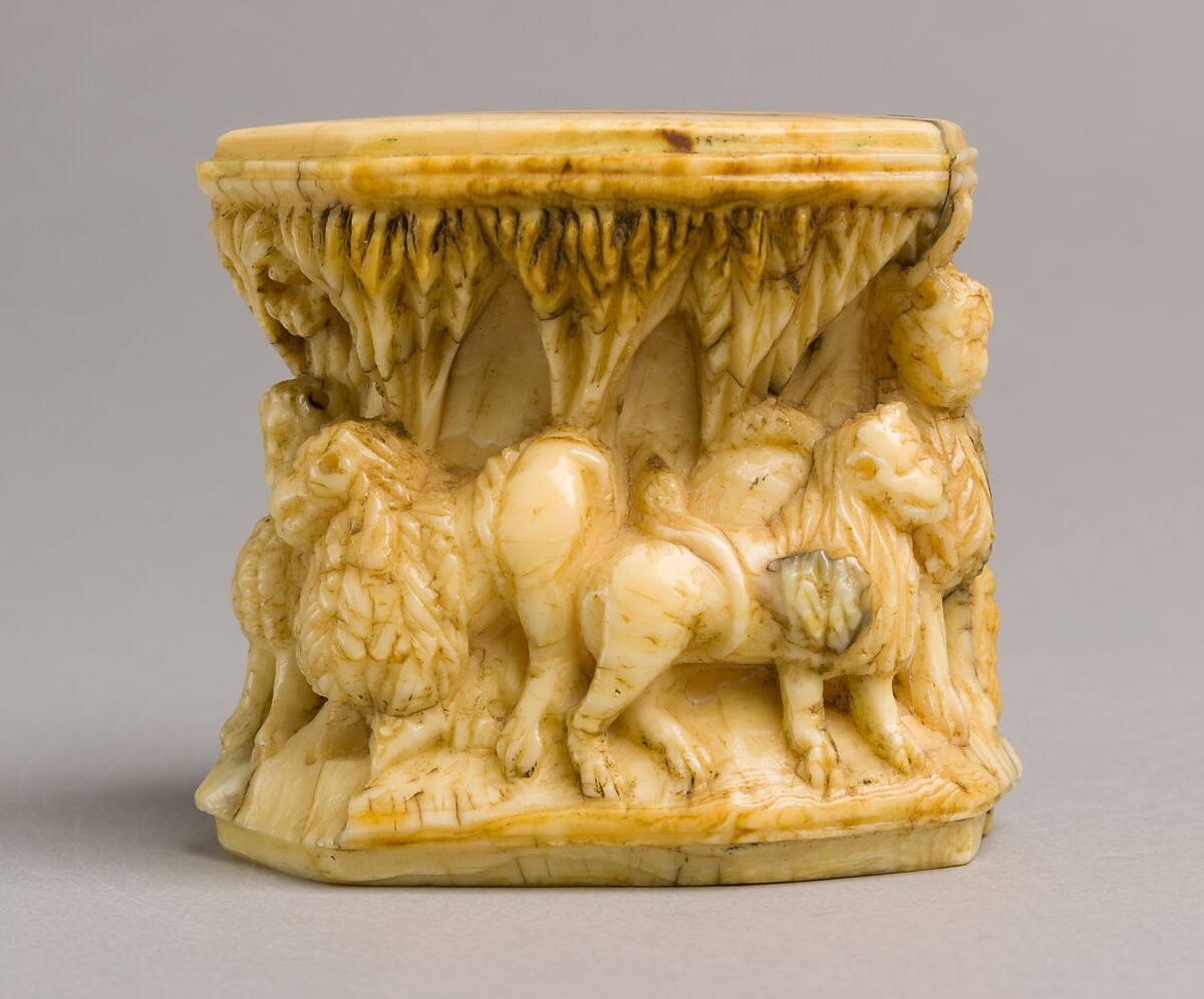 Decorative Mount, Walrus ivory (or whale tooth), German