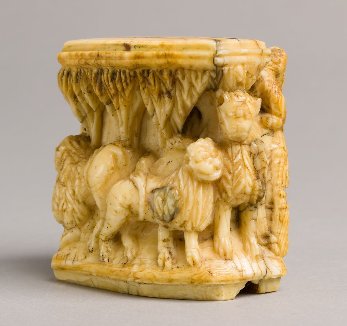 Decorative Mount, Walrus ivory (or whale tooth), German
