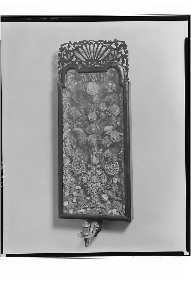 Quillwork Sconce, Possibly Ruth Read, Paper, shells, wire, glass, American