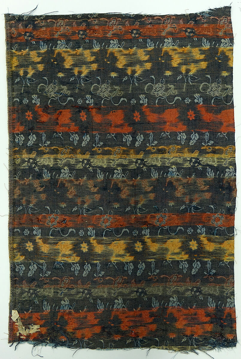 Textile fragment with floral sprays, Silk lampas, China