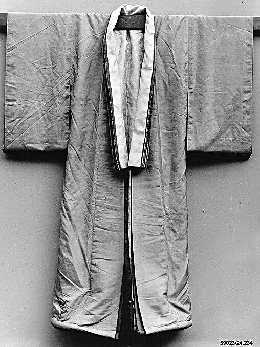 Woman's Court Robe (Itsutsu-kinu), Silk / Damask, Japan 
