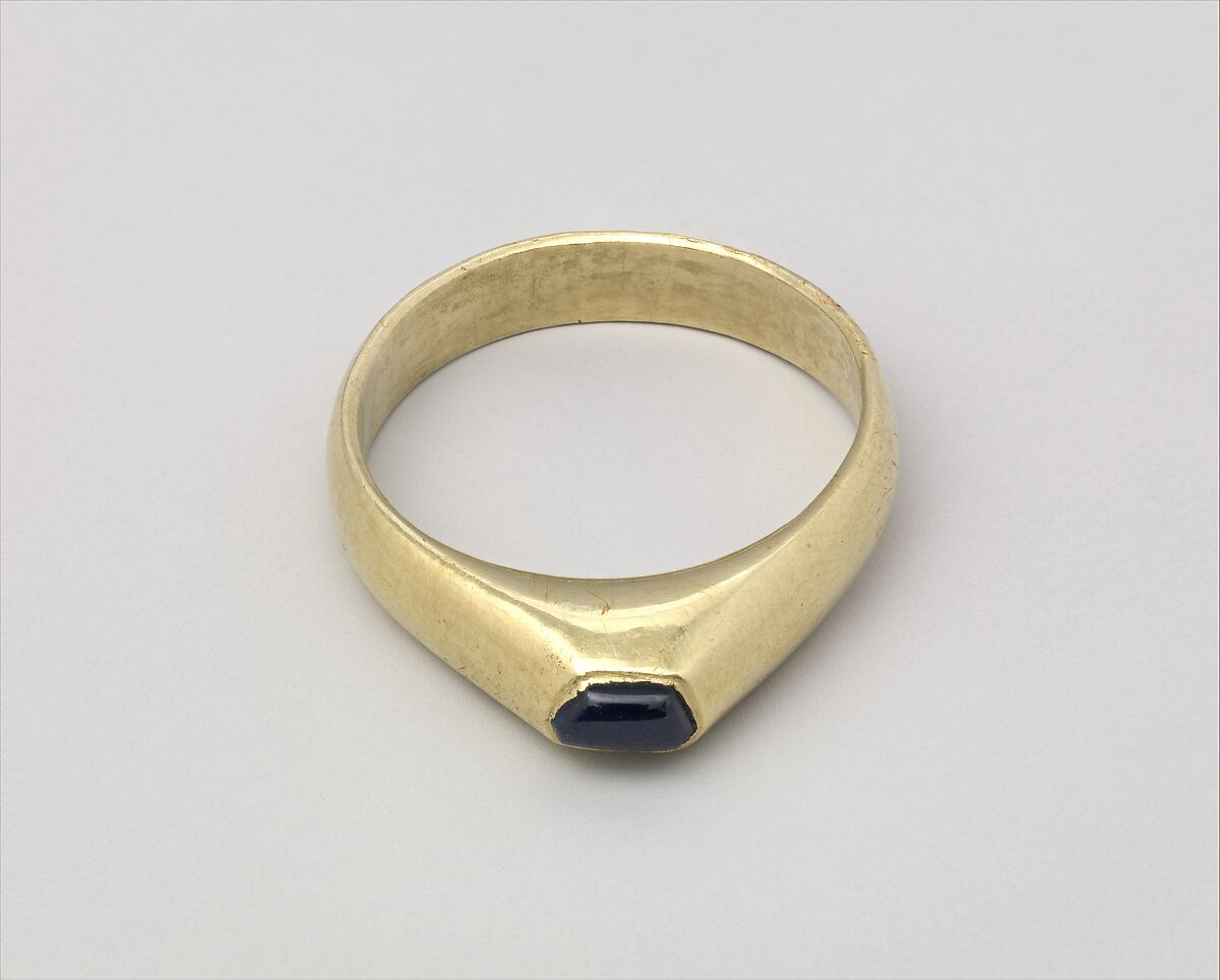 Stirrup Ring, Gold and sapphire, British