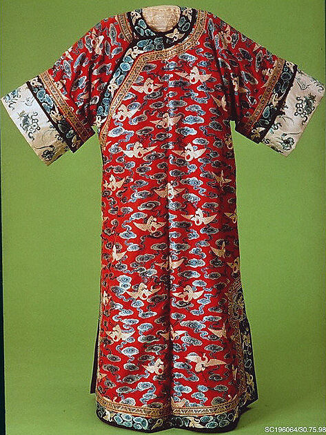 Woman’s robe decorated with cranes amid clouds, Silk embroidery on silk satin, China 