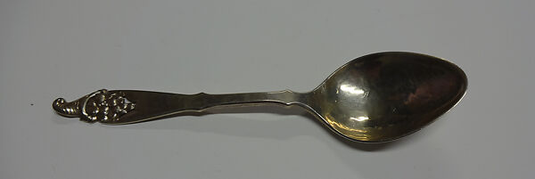 Serving spoon