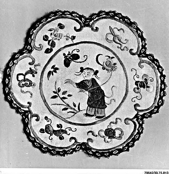 Medallion, Silk;  on silk, China 