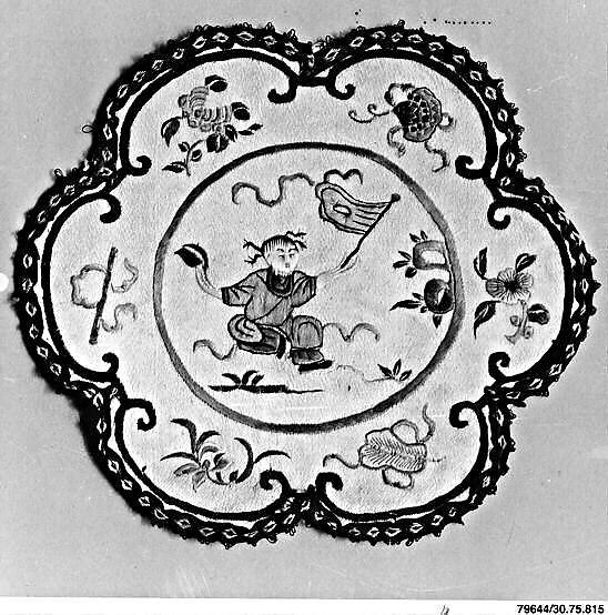 Medallion, Silk;  on silk, China 