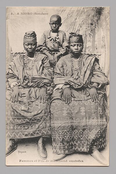 In Nioro (Sudan)—Wives and son of Wolof trader [A Nioro (Soudan)—Femmes et Fils de Marchand Ouolofes], Possibly Louis Hostalier (Senegal) (French, active ca. 1890–1912), Postcard format photomechanical reproduction 