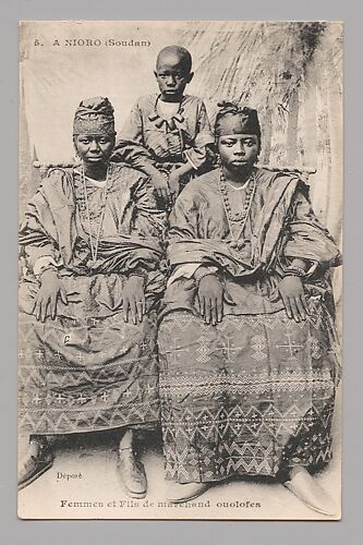 In Nioro (Sudan)—Wives and son of Wolof trader [A Nioro (Soudan)—Femmes et Fils de Marchand Ouolofes]