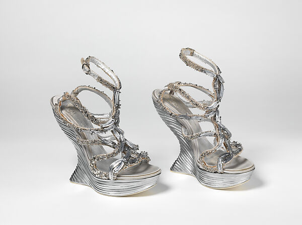 Ensemble, Alexander McQueen (British, founded 1992), (a) silk, metal, glass; (b) silk, metal; (c) synthetic fiber, metal, glass; (d, e) metal, leather, silk, glass, British