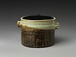 Chōsen Karatsu water jar (mizusashi), Nakazato Tarōemon XII (Japanese, 1895–1985) (also known as Nakazato Muan), Stoneware with two-color glazes (Karatsu ware), Japan