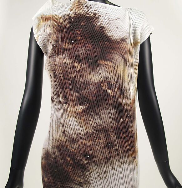 Dress, Issey Miyake (Japanese, 1938–2022), polyester, Japanese
