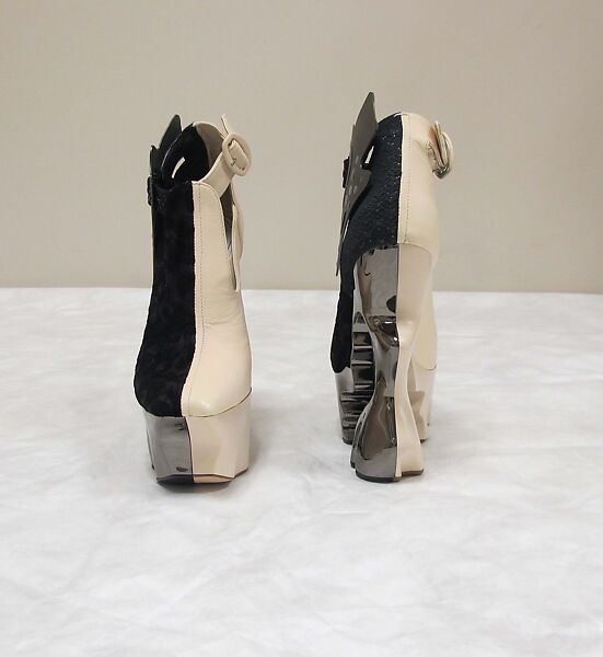 Ensemble, Maison Margiela (French, founded 1988), silk, cotton, leather, plastic (cellulose nitrate, polyurethane, polyvinyl chloride), rubber, metal, French