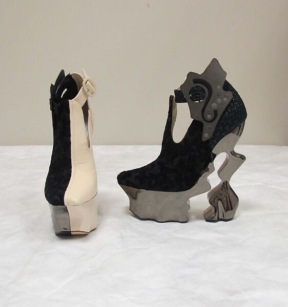 Ensemble, Maison Margiela (French, founded 1988), silk, cotton, leather, plastic (cellulose nitrate, polyurethane, polyvinyl chloride), rubber, metal, French